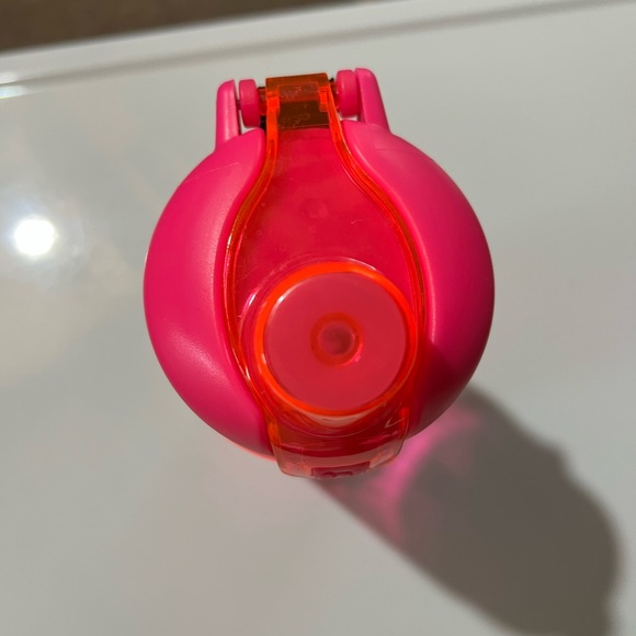Pink Plastic water bottle - Picture 4 of 9
